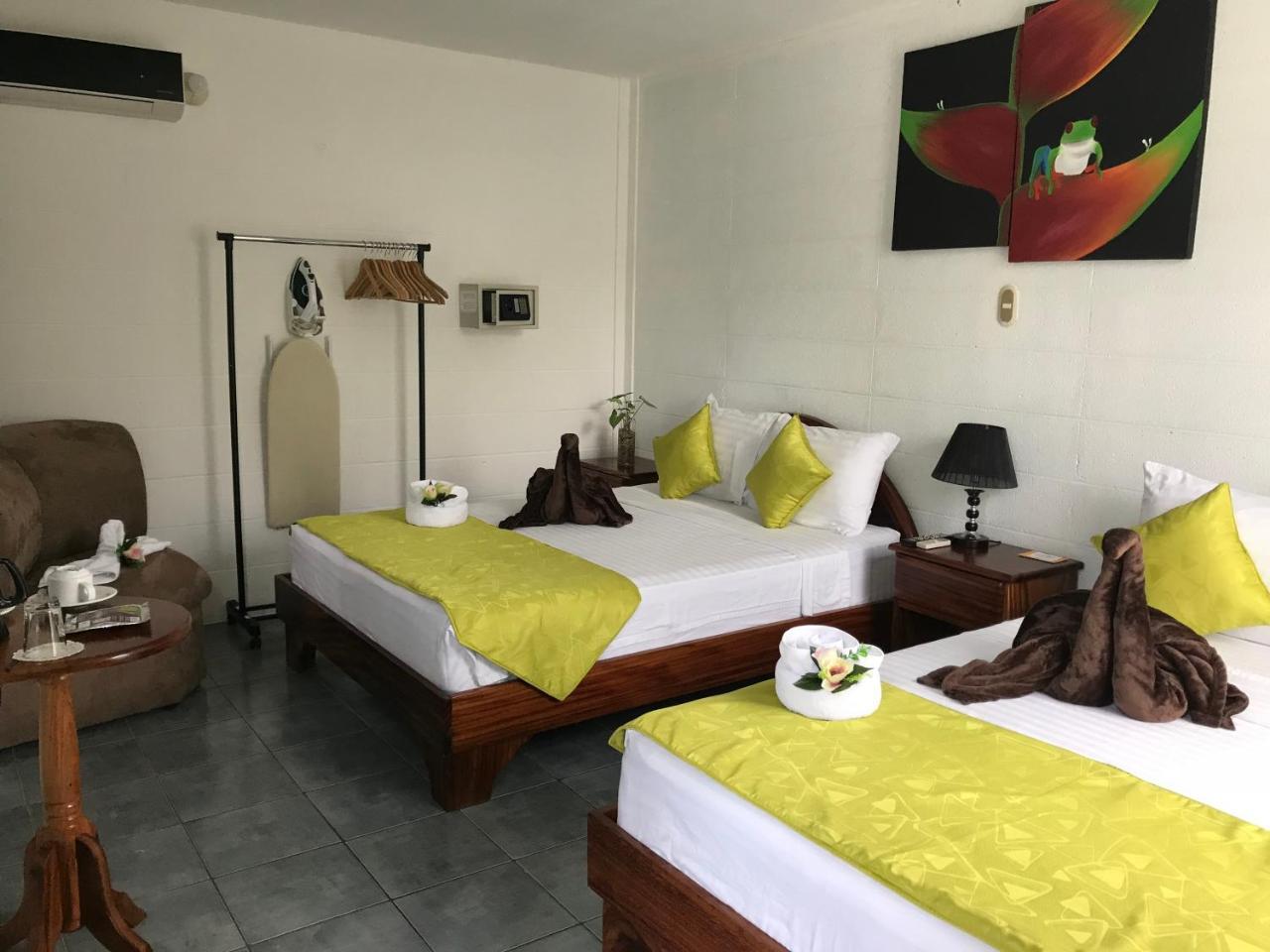 La Fortuna Backpackers Resort 외부 사진