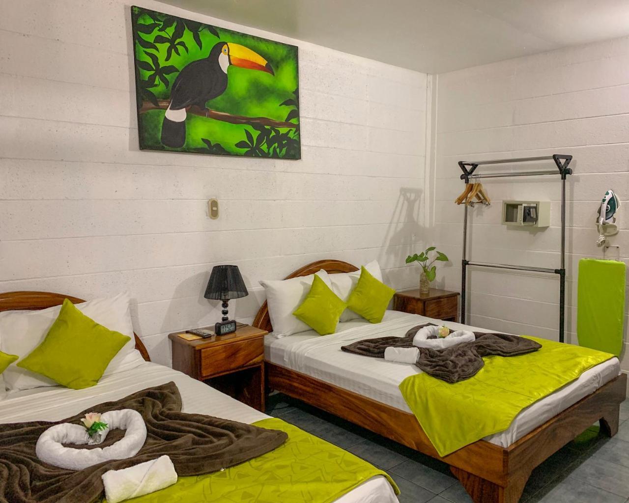 La Fortuna Backpackers Resort 외부 사진